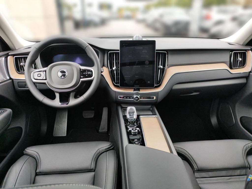 Volvo XC60 2025