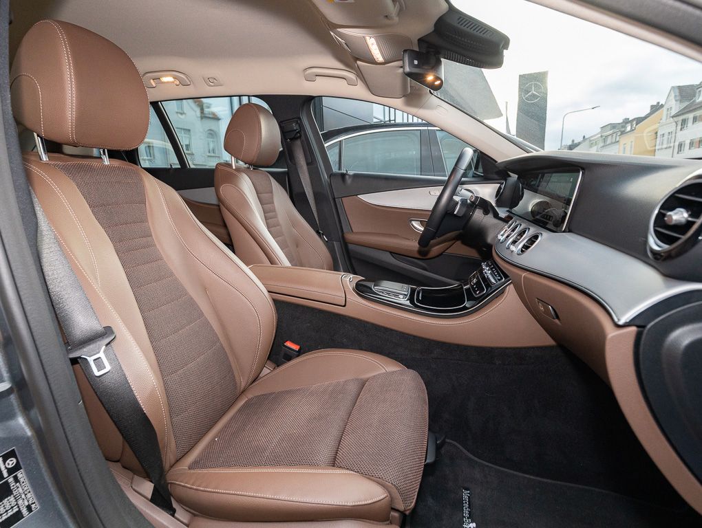 Mercedes-Benz E 300 2022