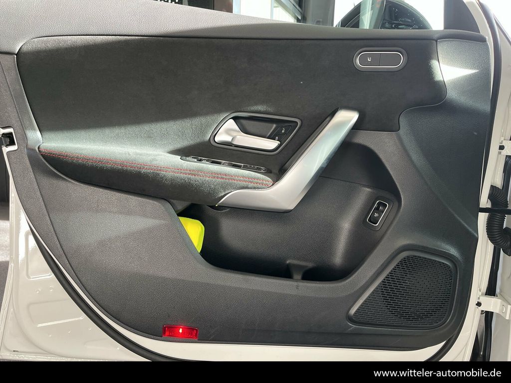 Mercedes-Benz A 220 2024