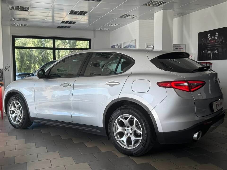 Alfa Romeo Stelvio 2021