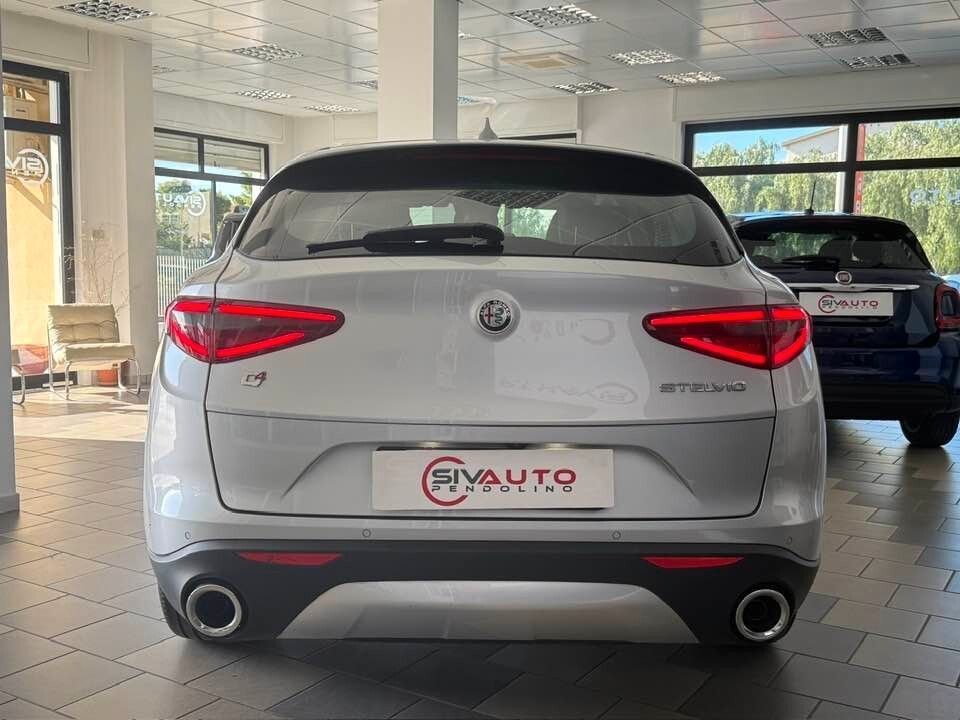 Alfa Romeo Stelvio 2021