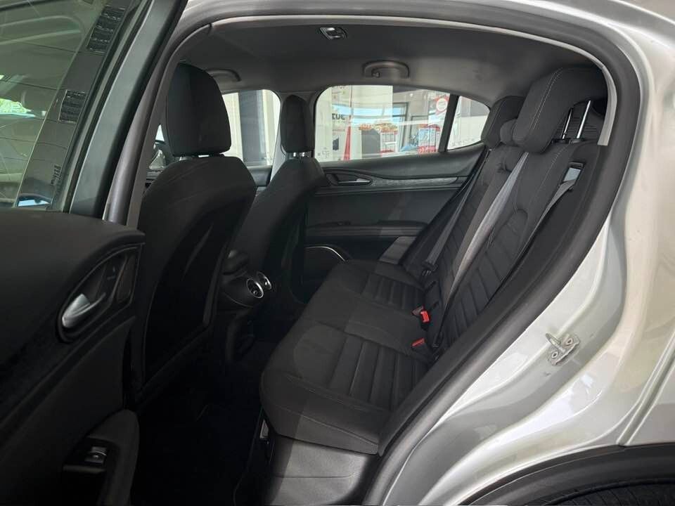 Alfa Romeo Stelvio 2021