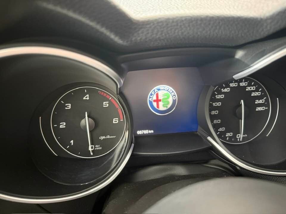 Alfa Romeo Stelvio 2021
