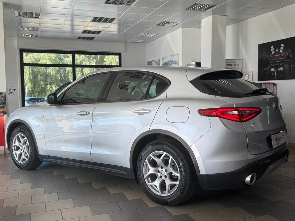 Alfa Romeo Stelvio 2021