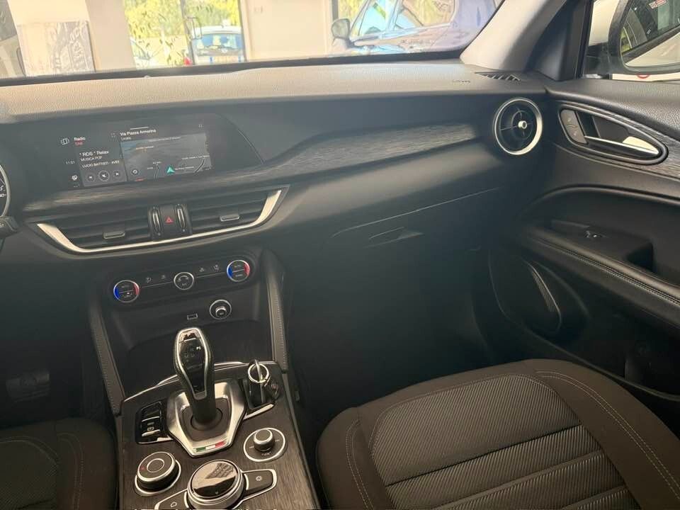 Alfa Romeo Stelvio 2021