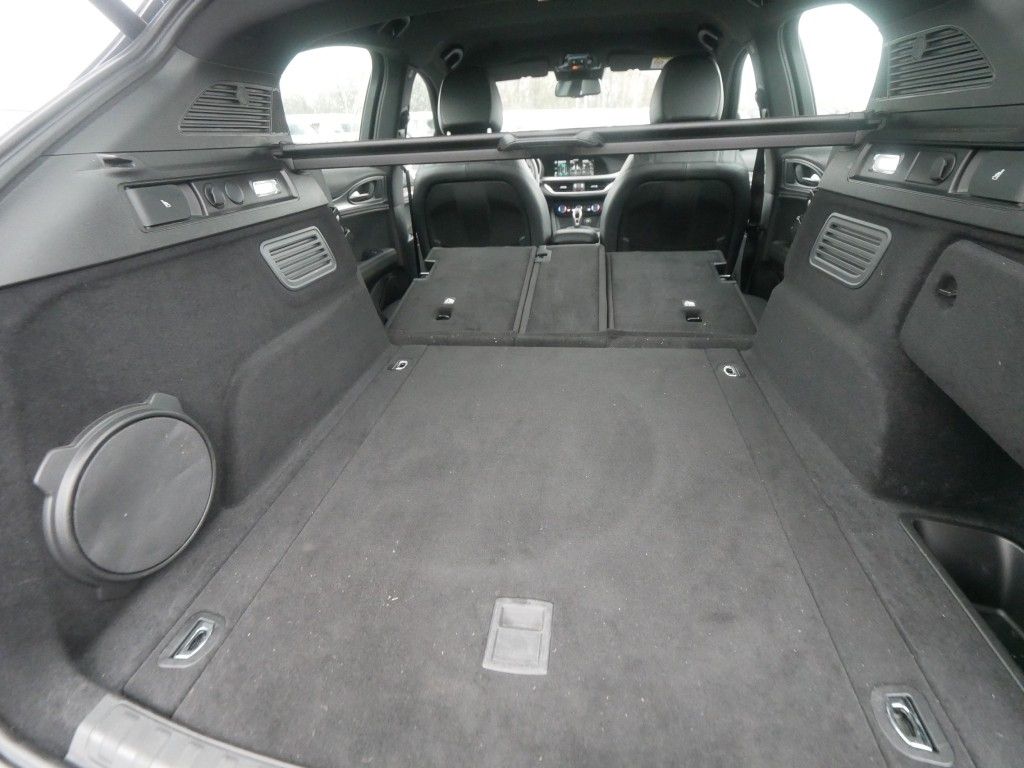 Alfa Romeo Stelvio 2023