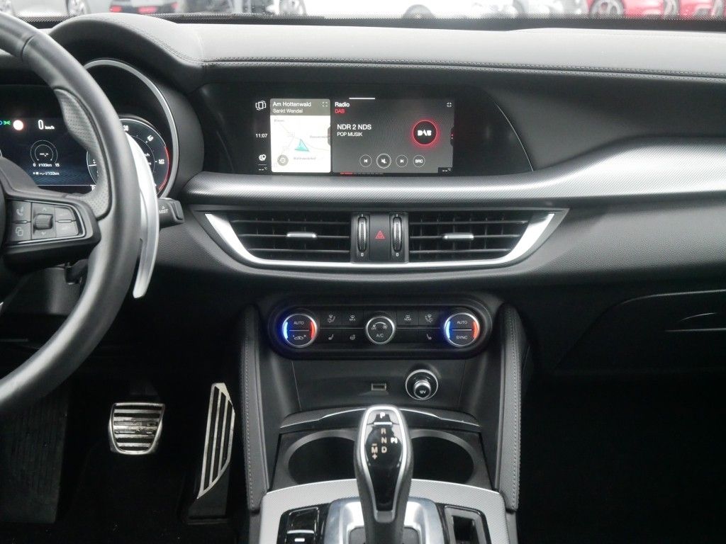 Alfa Romeo Stelvio 2023