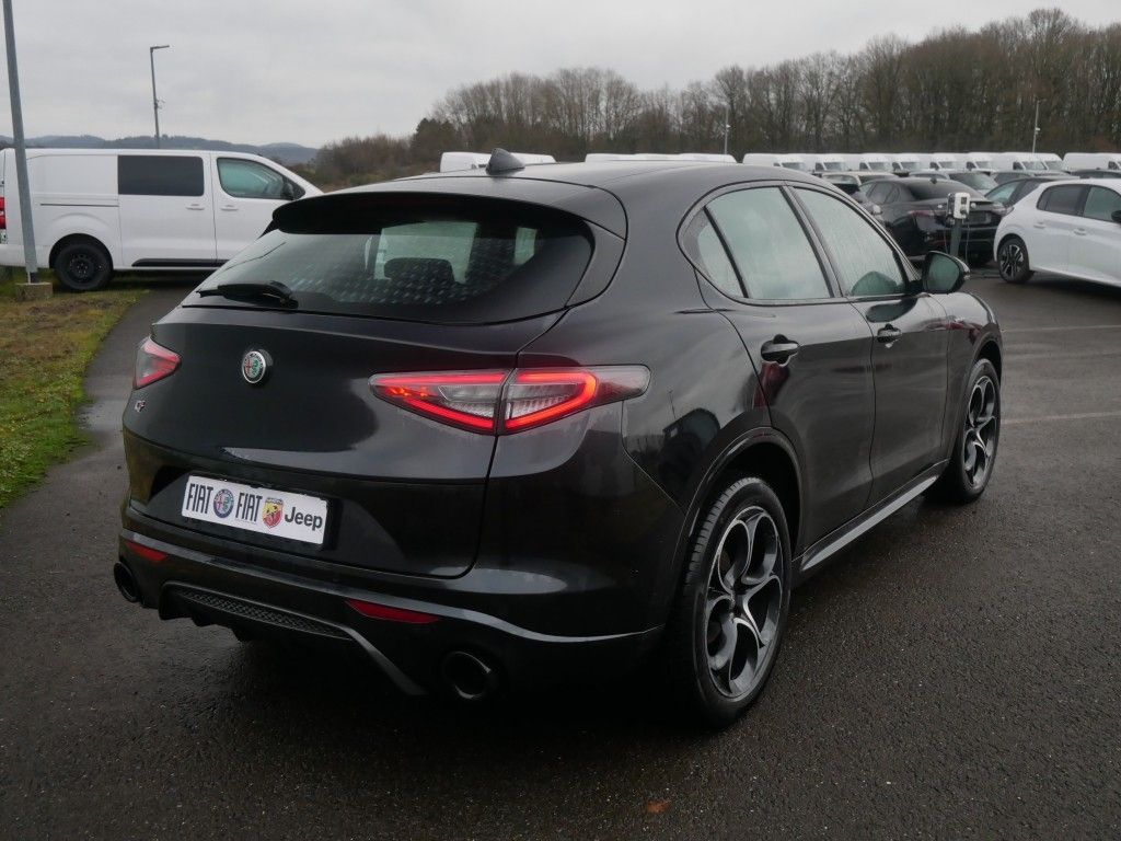 Alfa Romeo Stelvio 2023