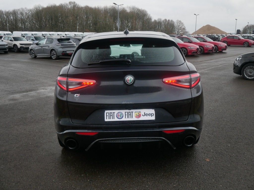 Alfa Romeo Stelvio 2023