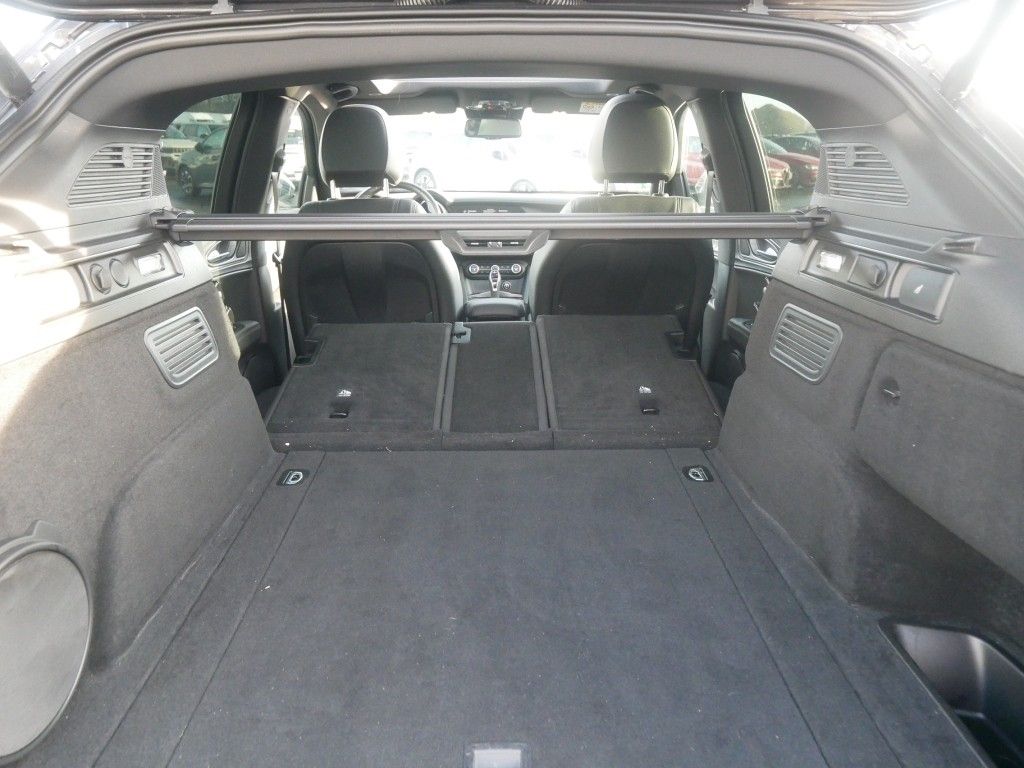 Alfa Romeo Stelvio 2023