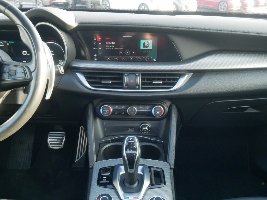 Alfa Romeo Stelvio 2023