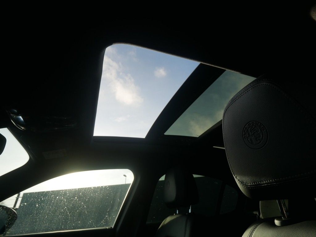 Alfa Romeo Stelvio 2023