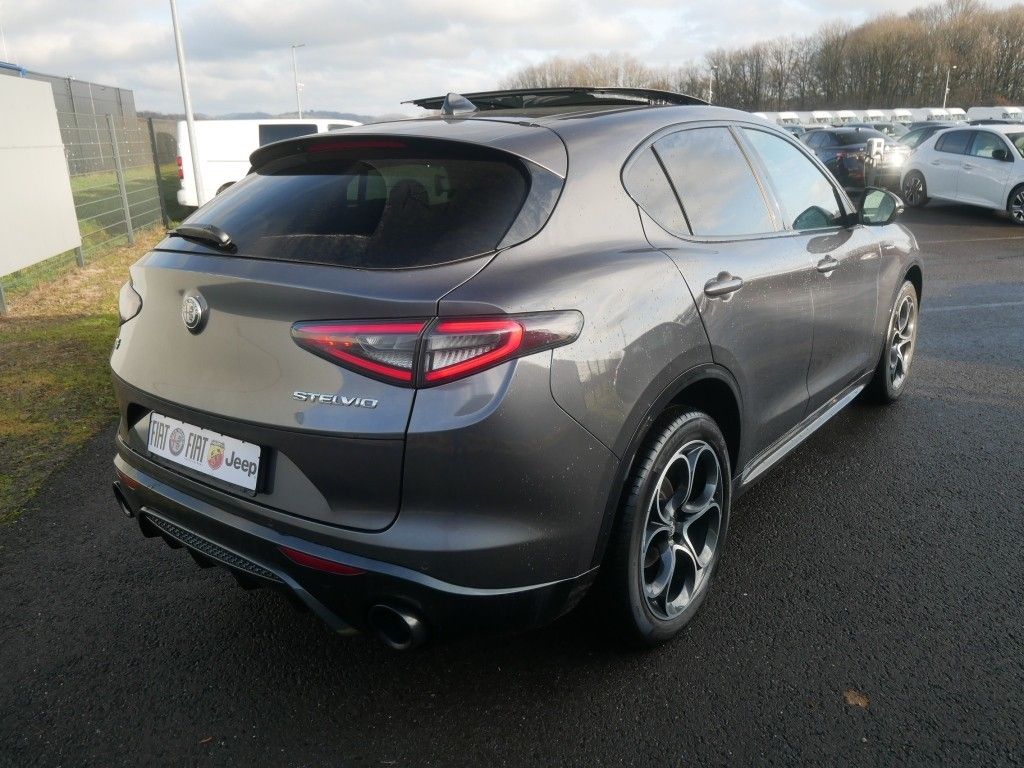 Alfa Romeo Stelvio 2023
