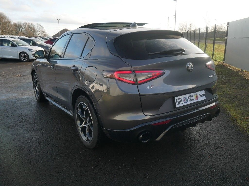 Alfa Romeo Stelvio 2023