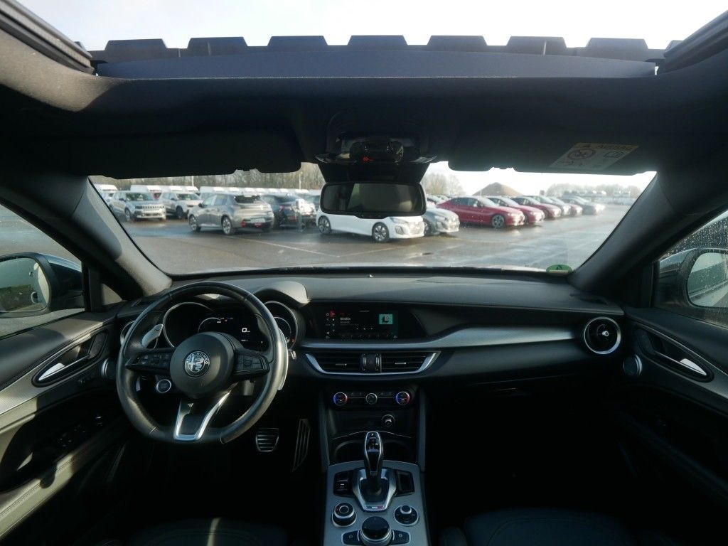 Alfa Romeo Stelvio 2023