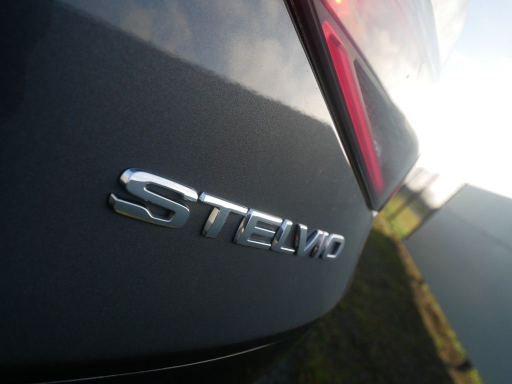 Alfa Romeo Stelvio 2023