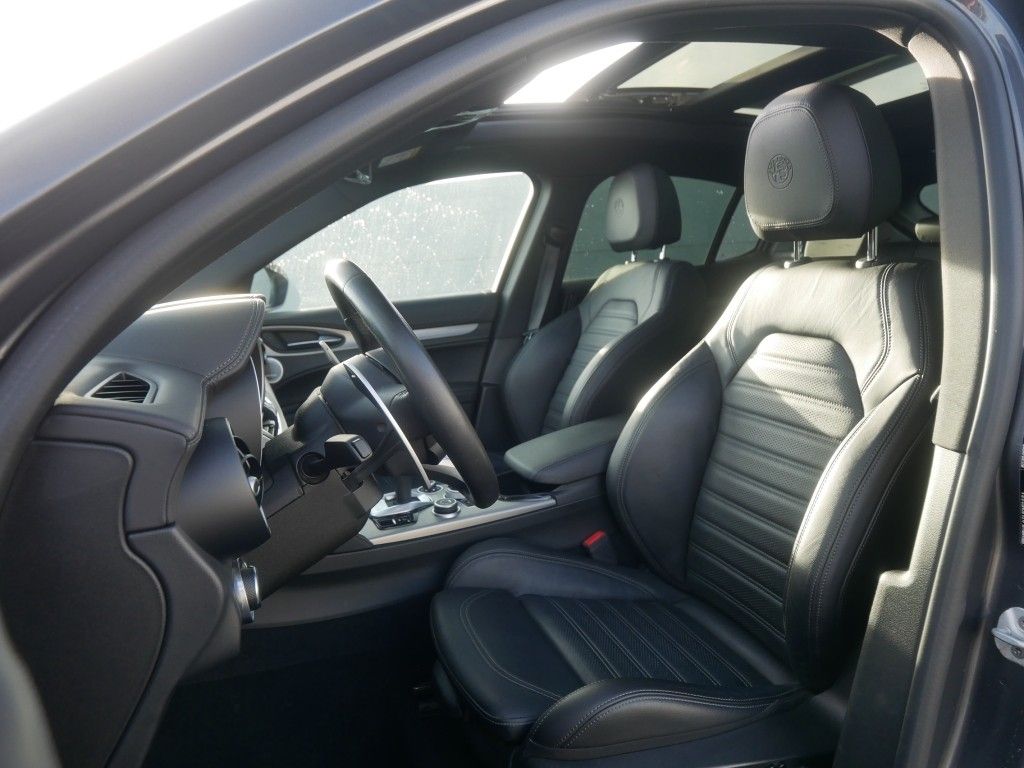 Alfa Romeo Stelvio 2023