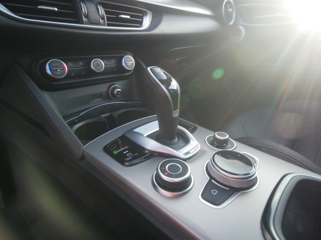 Alfa Romeo Stelvio 2023