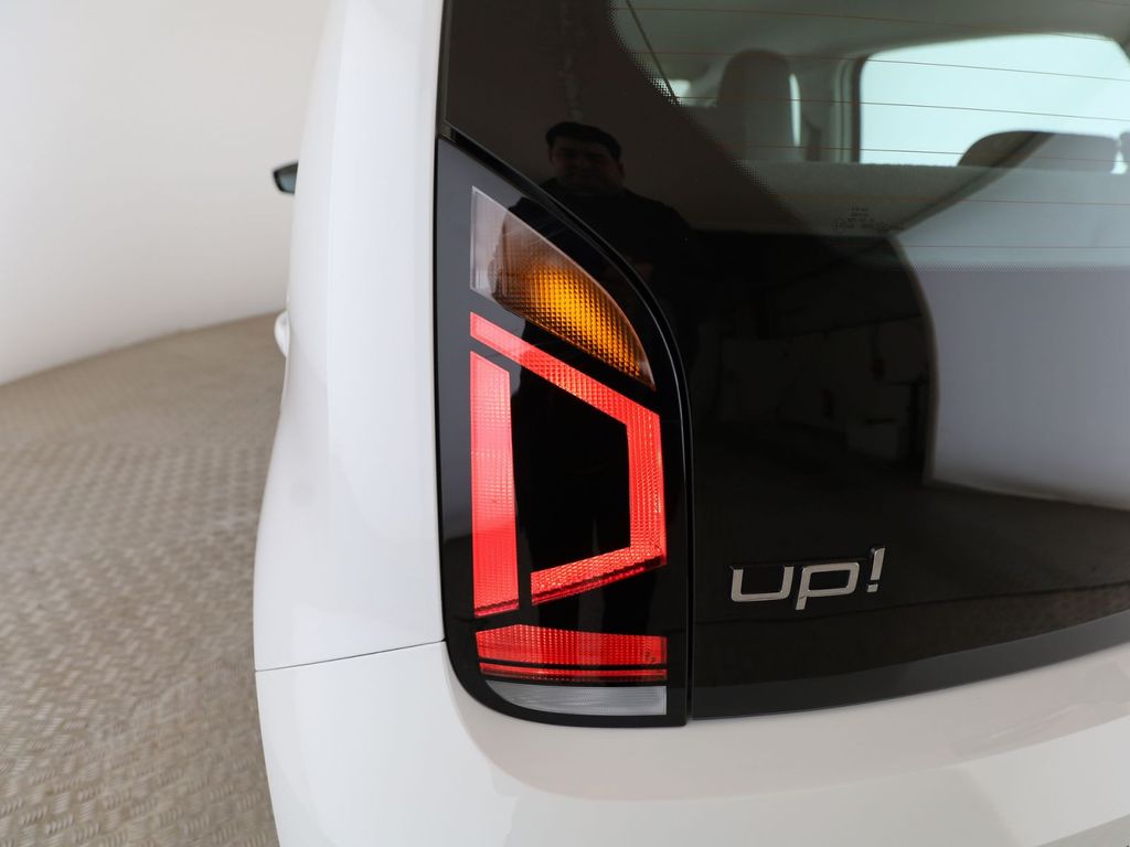 Volkswagen up! 2023
