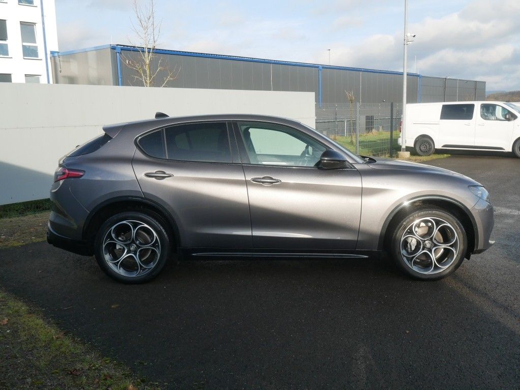 Alfa Romeo Stelvio 2023