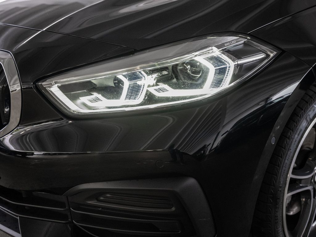 BMW 118 2021