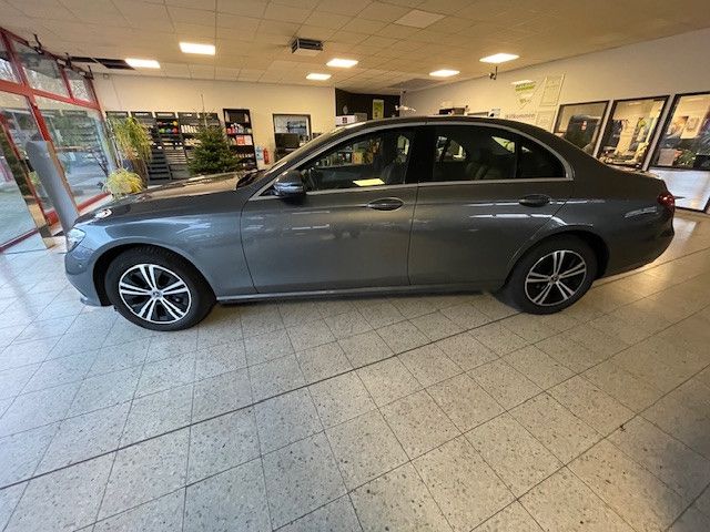 Mercedes-Benz E 220 2022