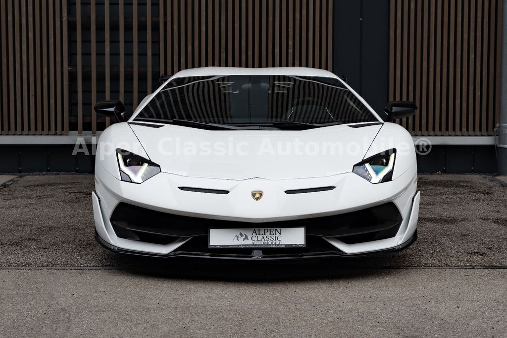 Lamborghini Aventador 2019