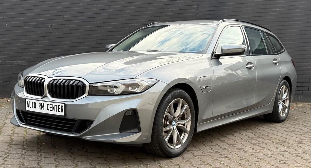 BMW 330 2022