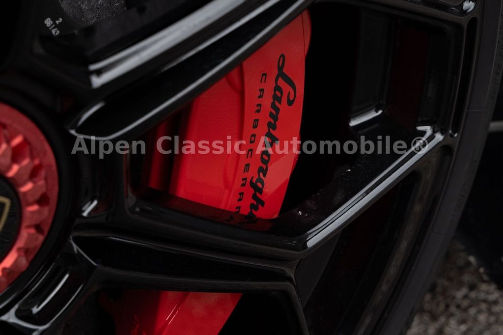 Lamborghini Aventador 2019