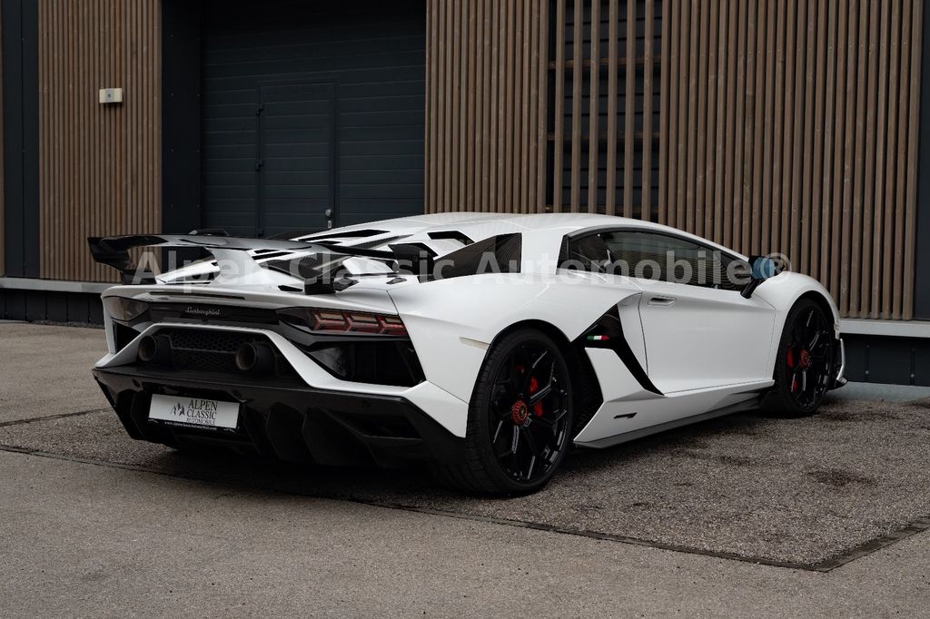 Lamborghini Aventador 2019