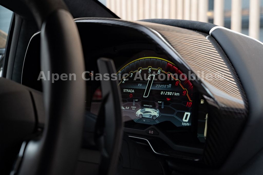 Lamborghini Aventador 2019