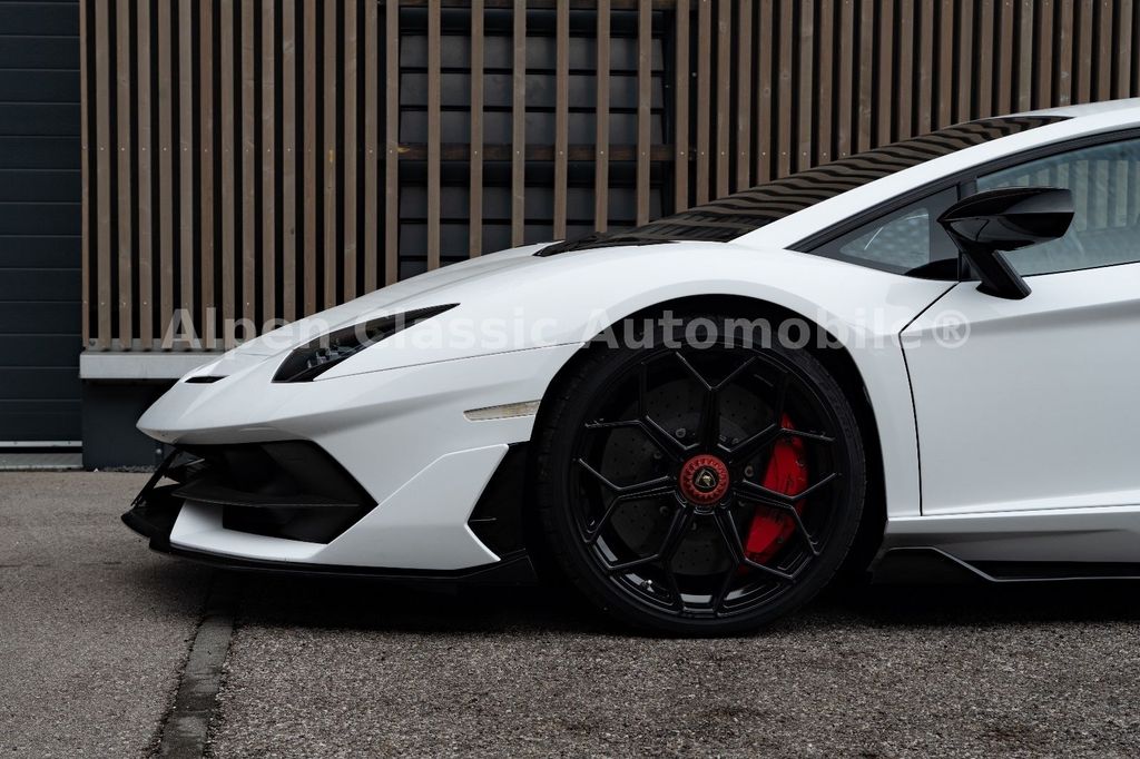 Lamborghini Aventador 2019