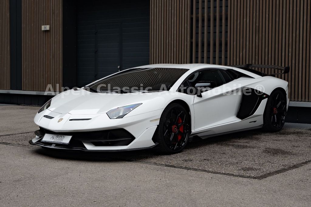 Lamborghini Aventador 2019