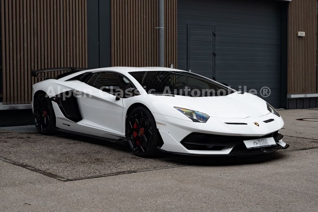 Lamborghini Aventador 2019