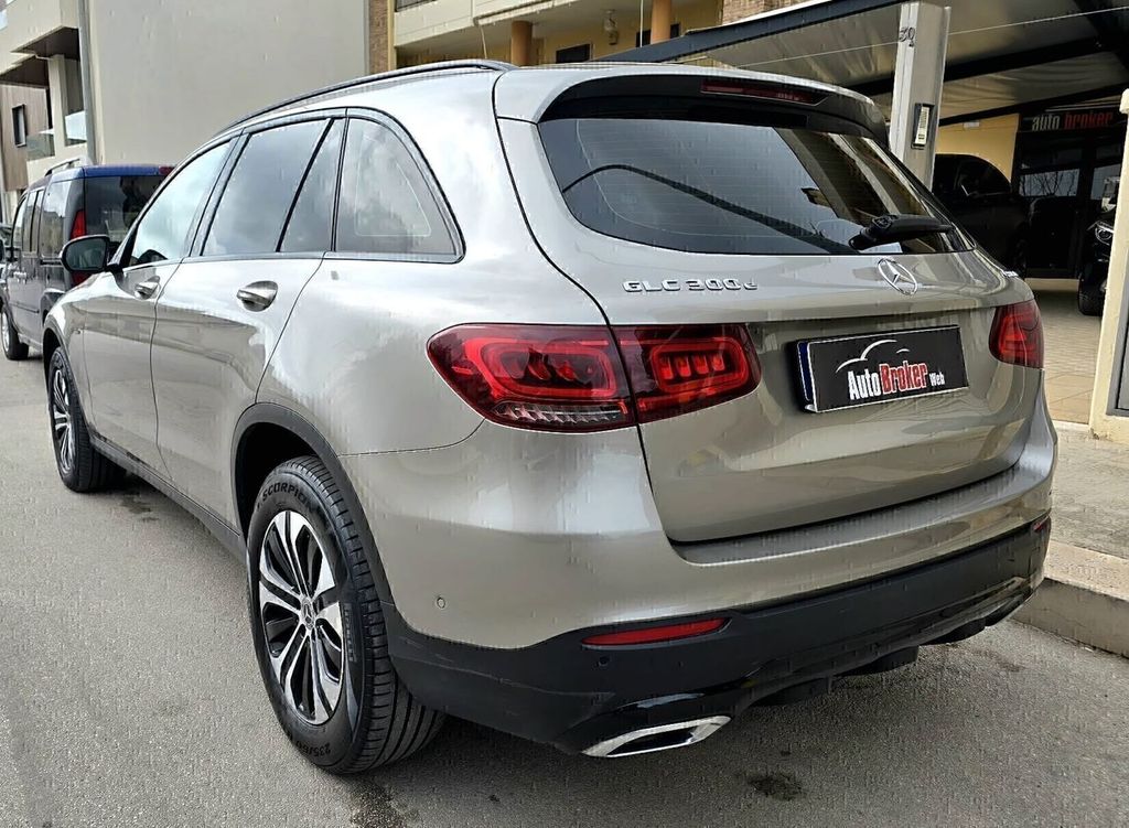 Mercedes-Benz GLC 300 2021