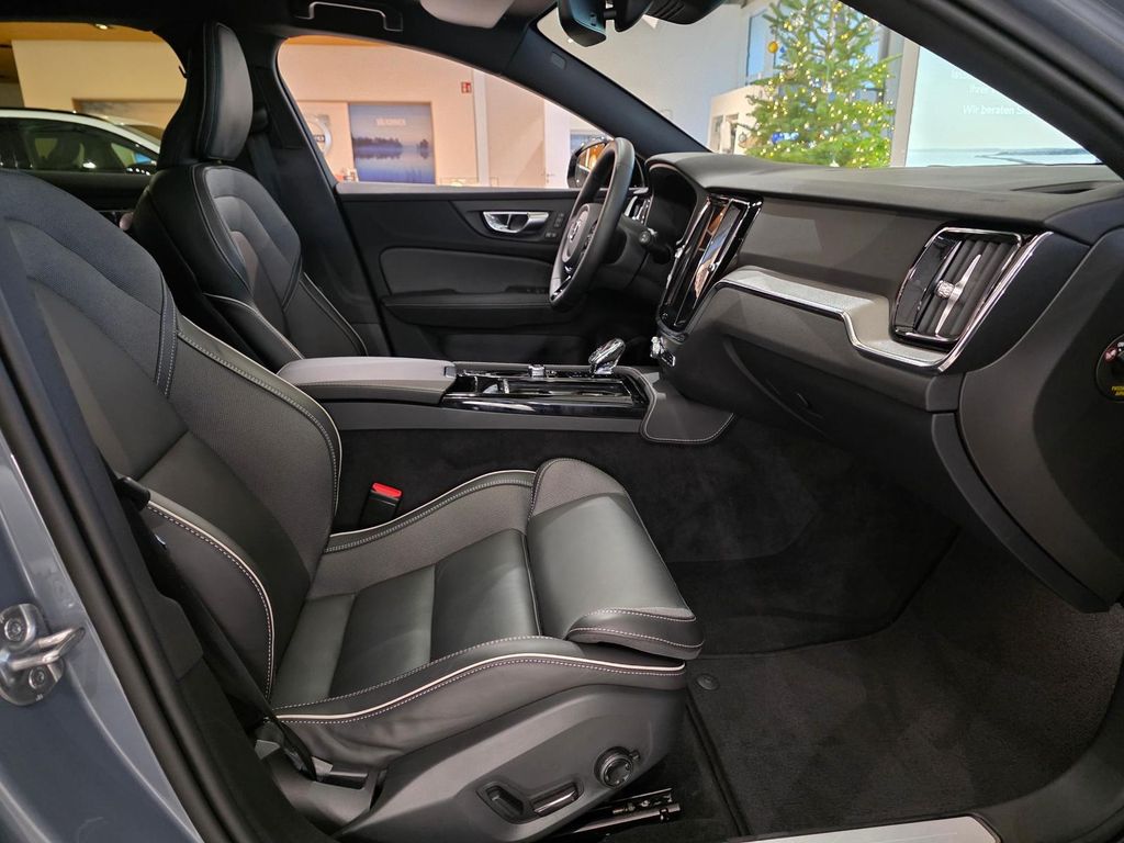 Volvo V60 2022