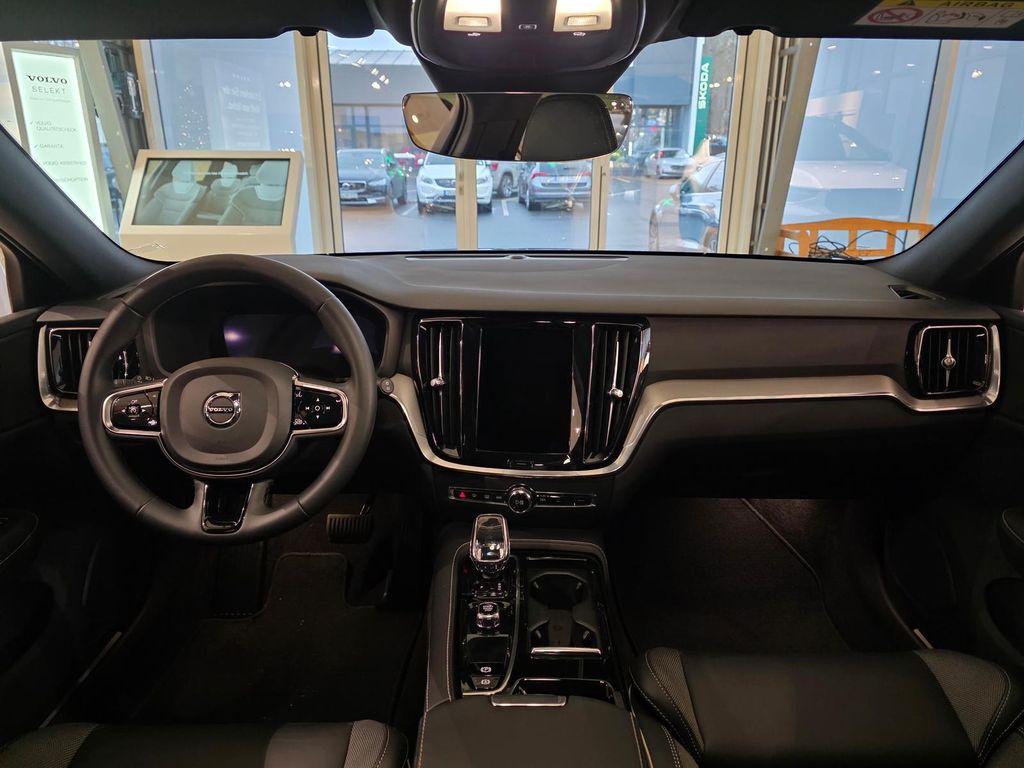 Volvo V60 2022