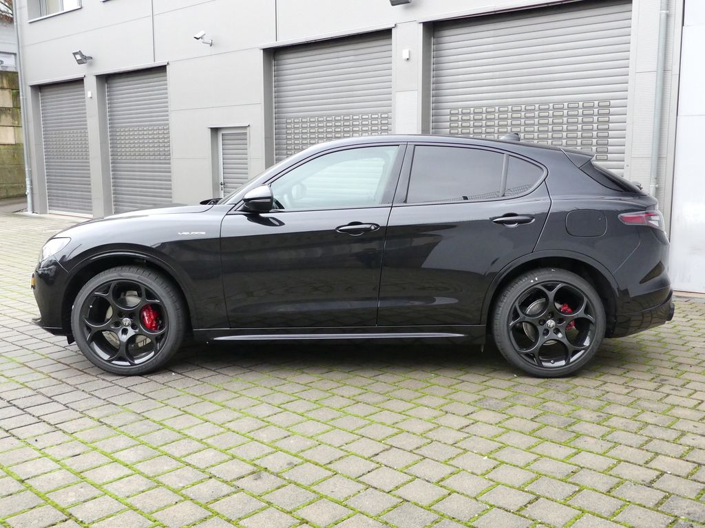 Alfa Romeo Stelvio 2025