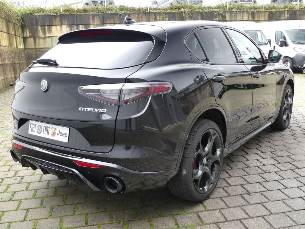 Alfa Romeo Stelvio 2025