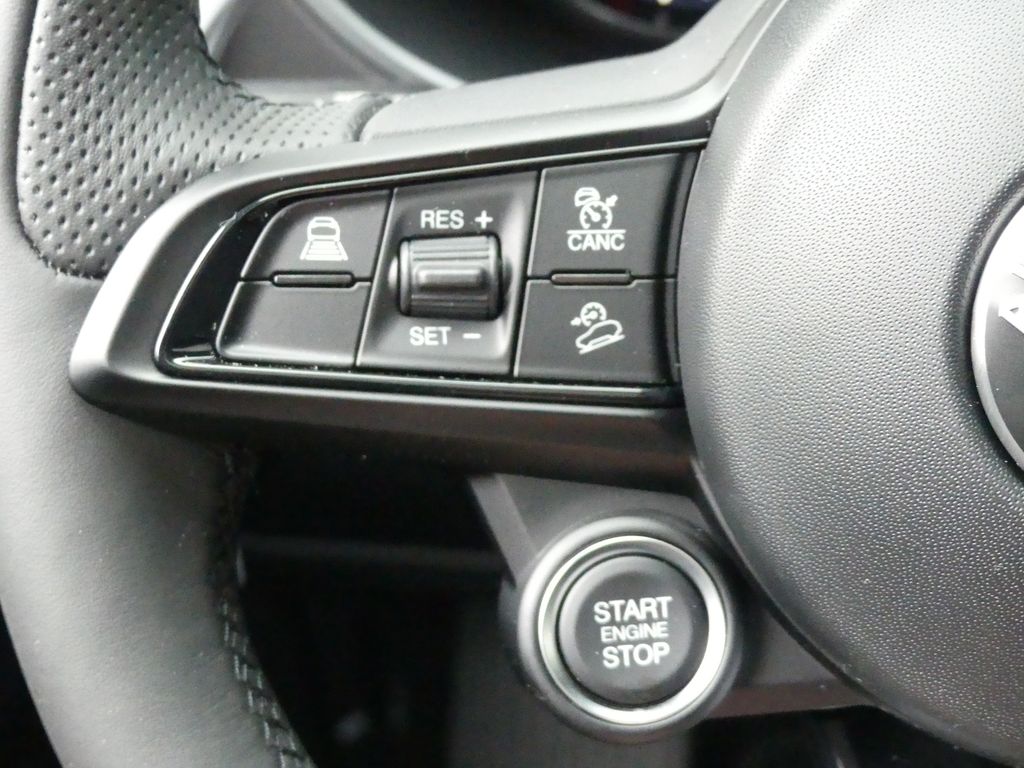 Alfa Romeo Stelvio 2025