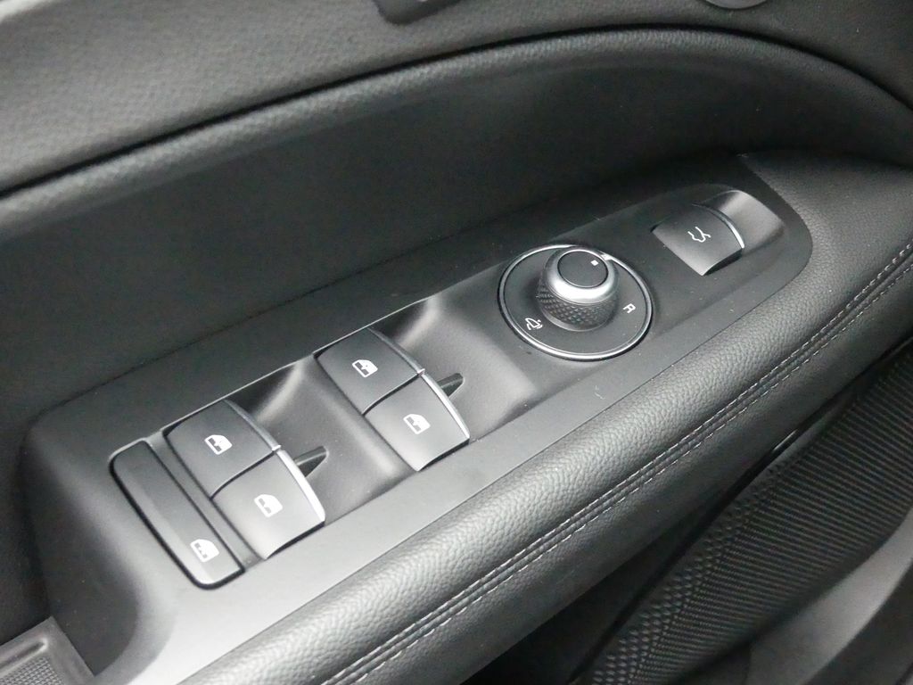 Alfa Romeo Stelvio 2025