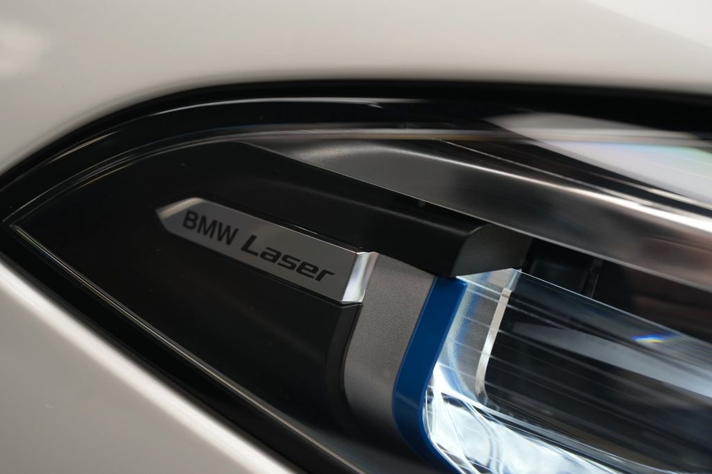 BMW M850 2021