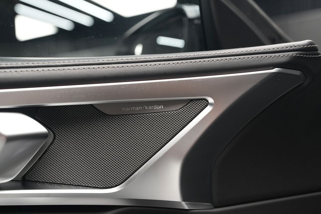 BMW M850 2021