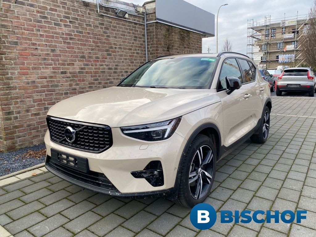 Volvo XC40 2025