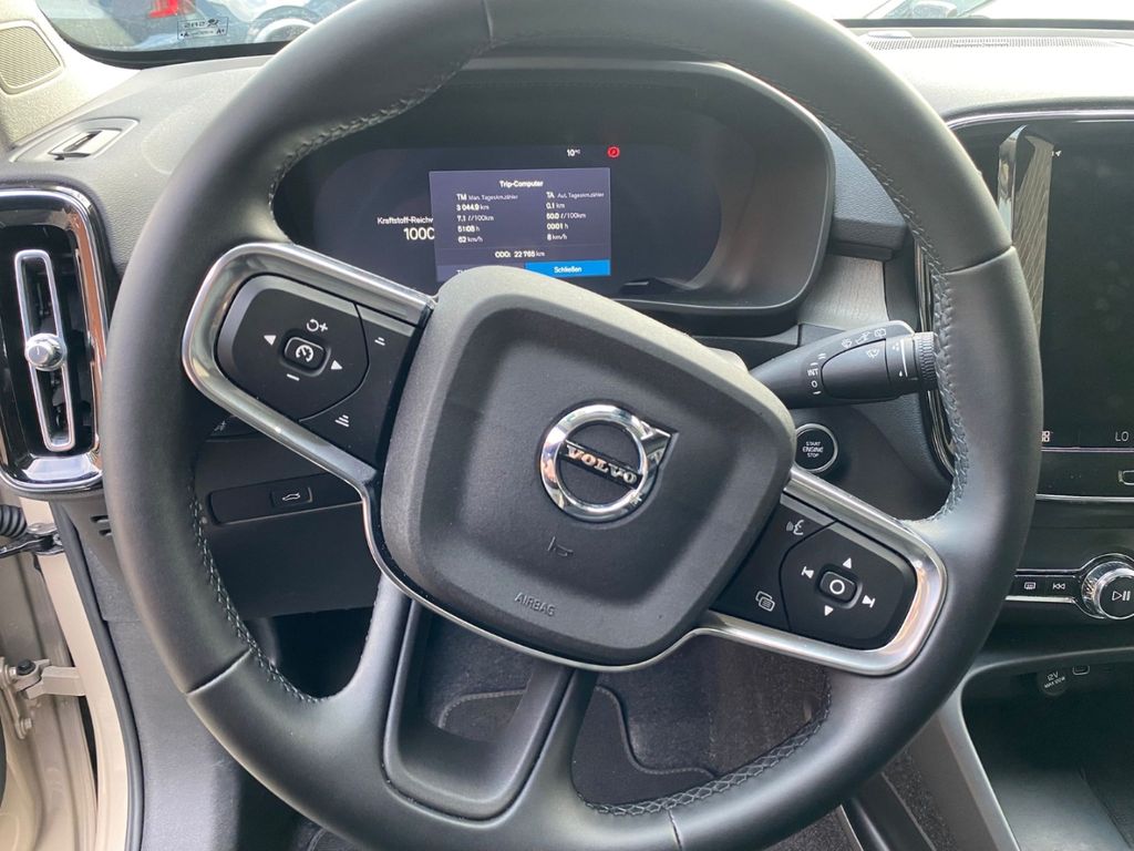 Volvo XC40 2025
