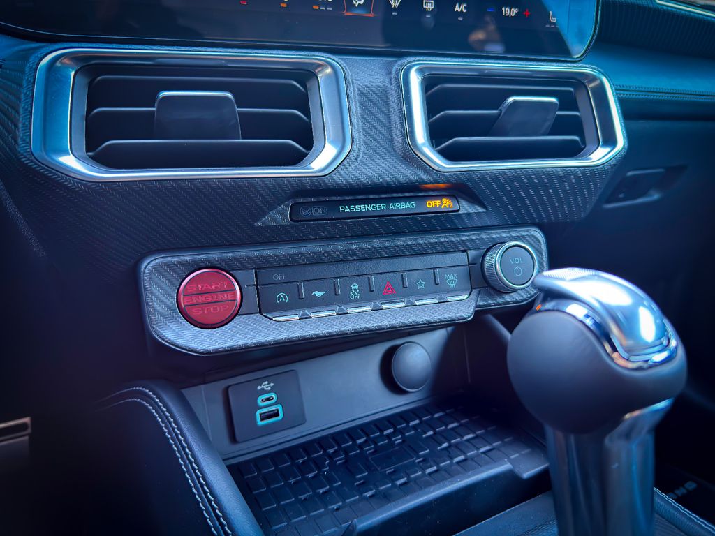 Ford Mustang 2024