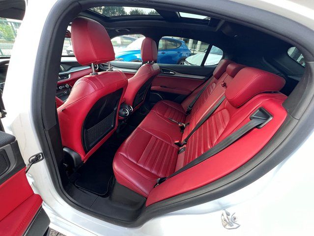 Alfa Romeo Stelvio 2021