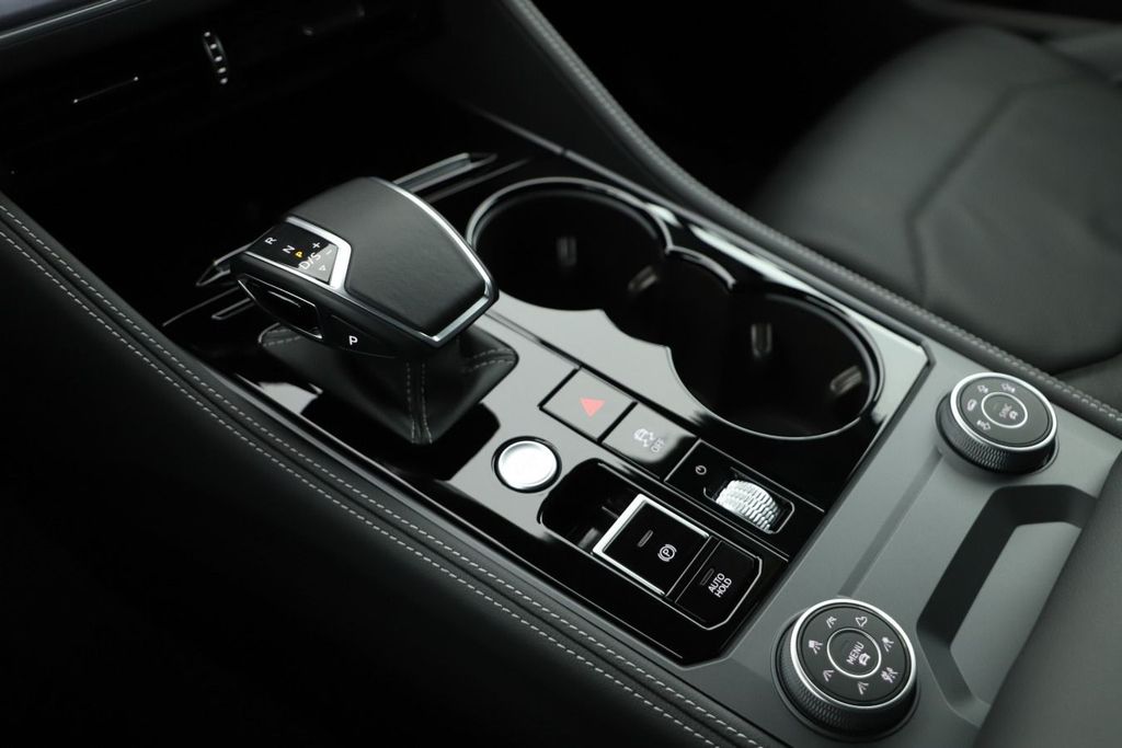 Volkswagen Touareg 2025