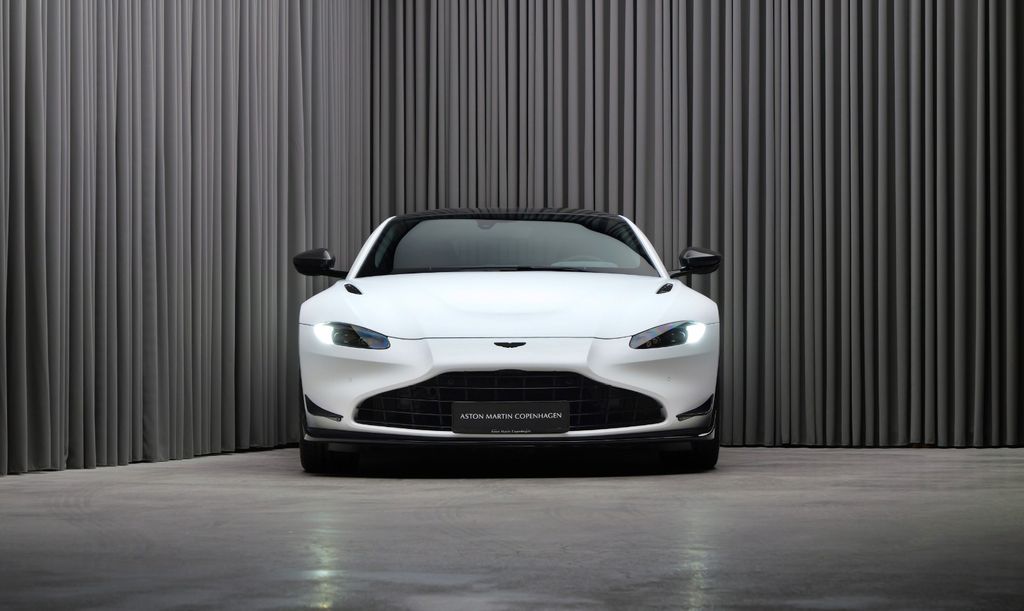 Aston Martin V8 Vantage 2024