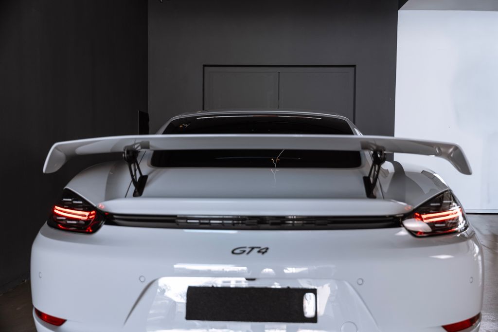 Porsche Cayman 2023